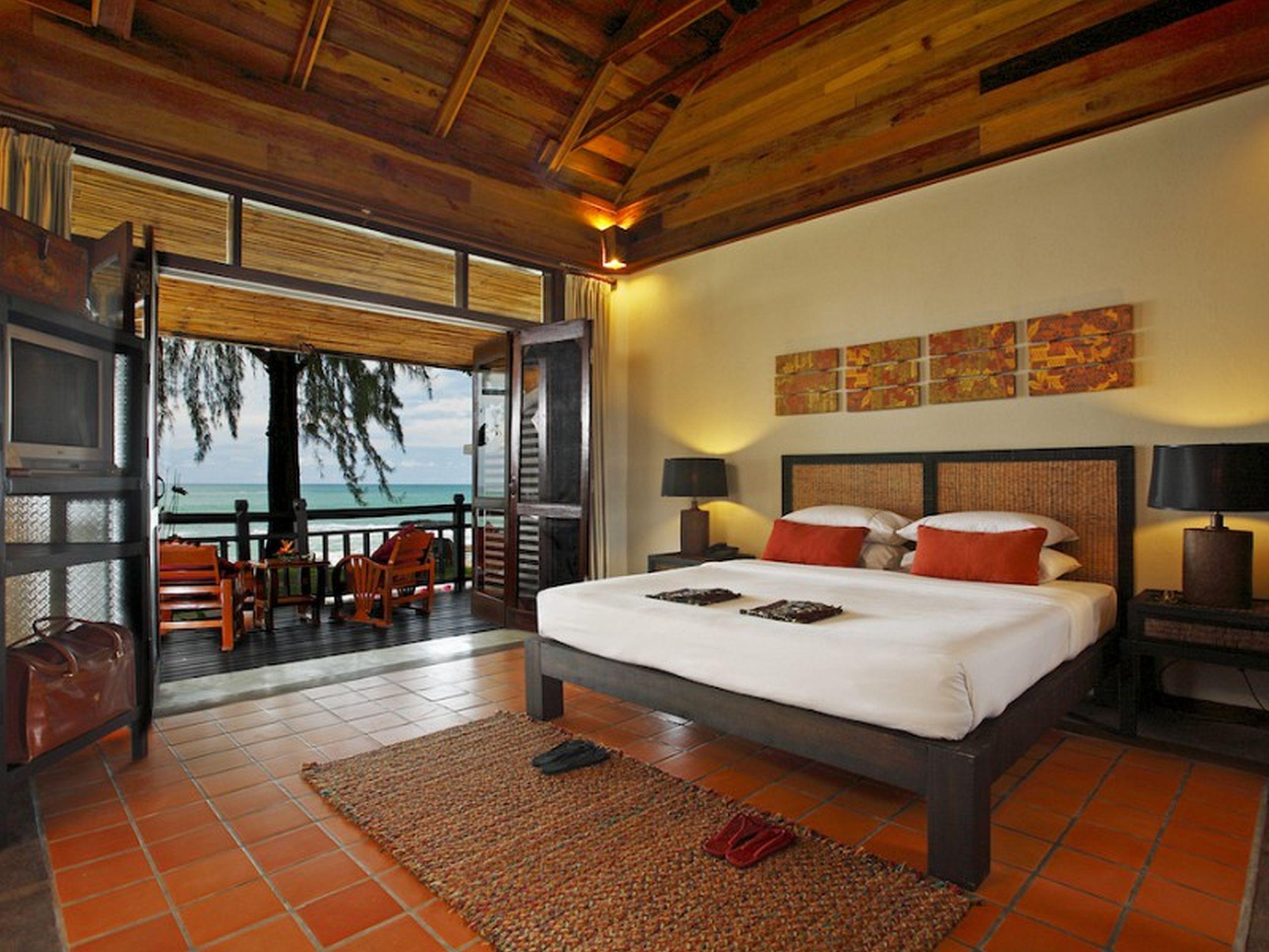 Moracea By Khao Lak Resort Exterior foto A bedroom at the resort
