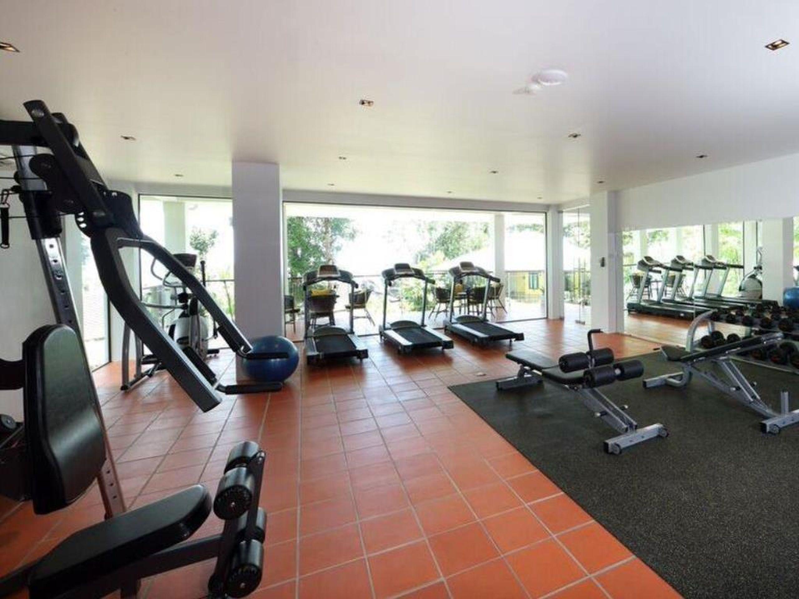 Moracea By Khao Lak Resort Exterior foto The gym at the hotel