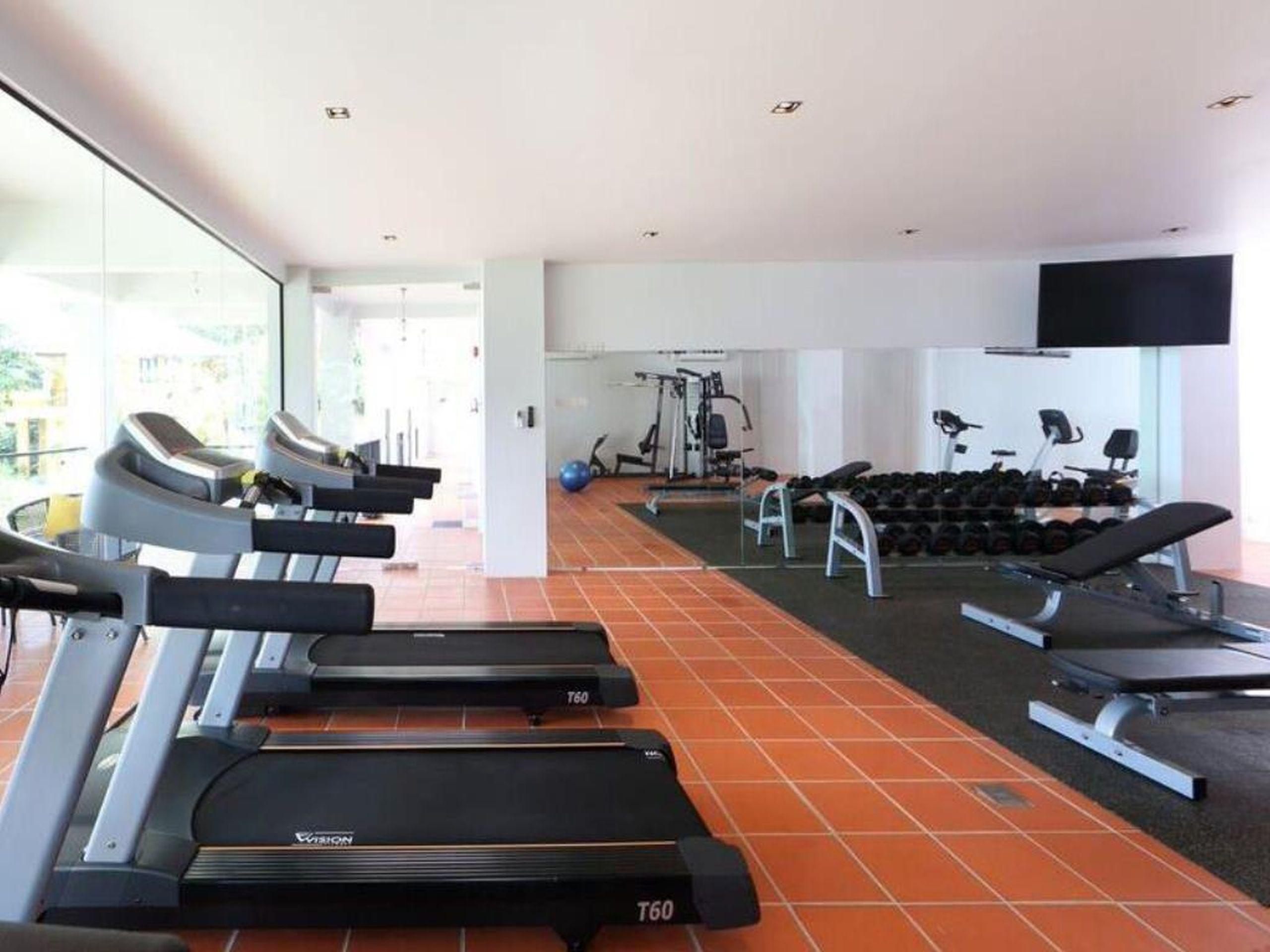 Moracea By Khao Lak Resort Exterior foto The gym at the hotel