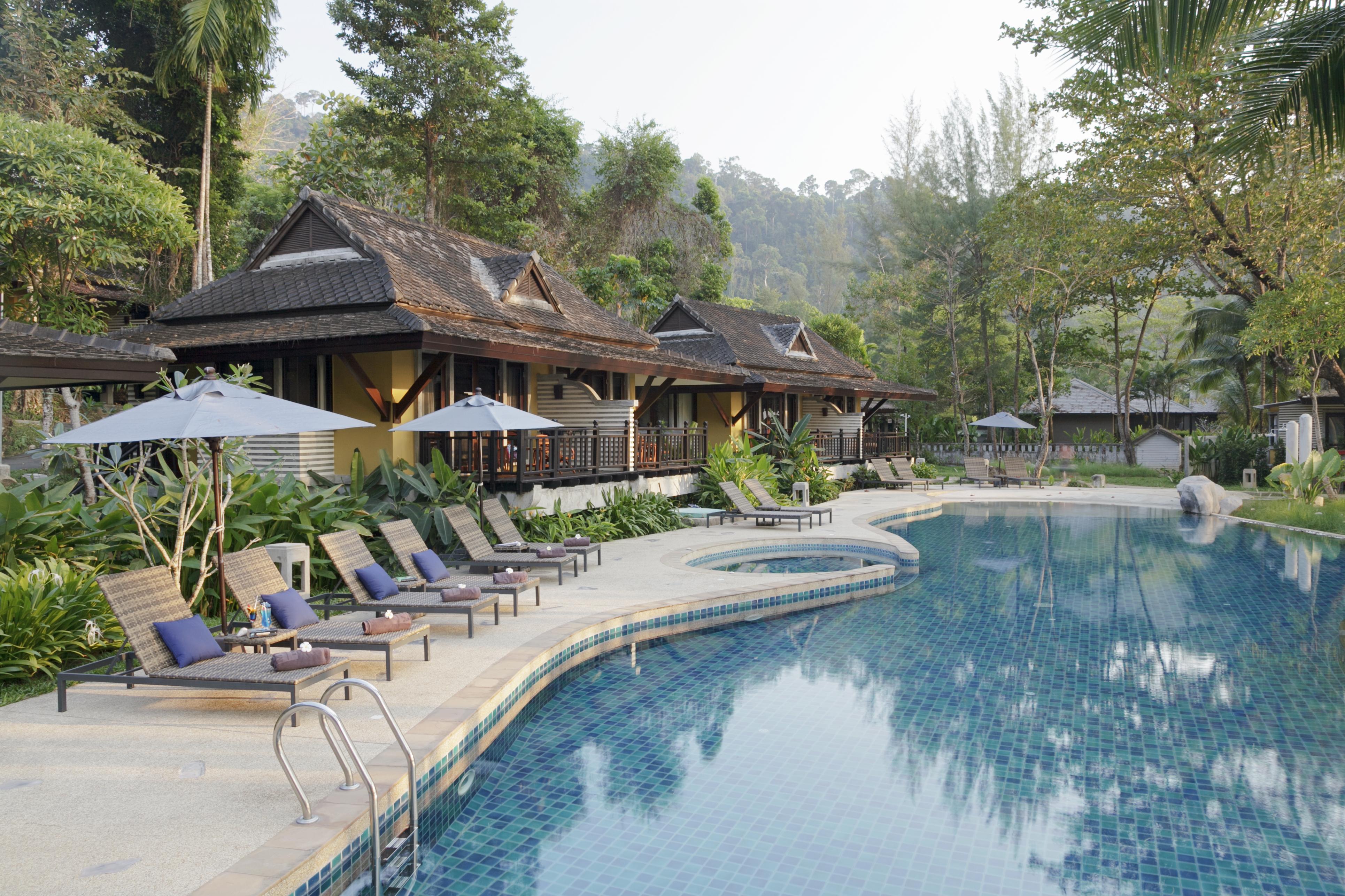 Moracea By Khao Lak Resort Exterior foto The swimming pool at the resort